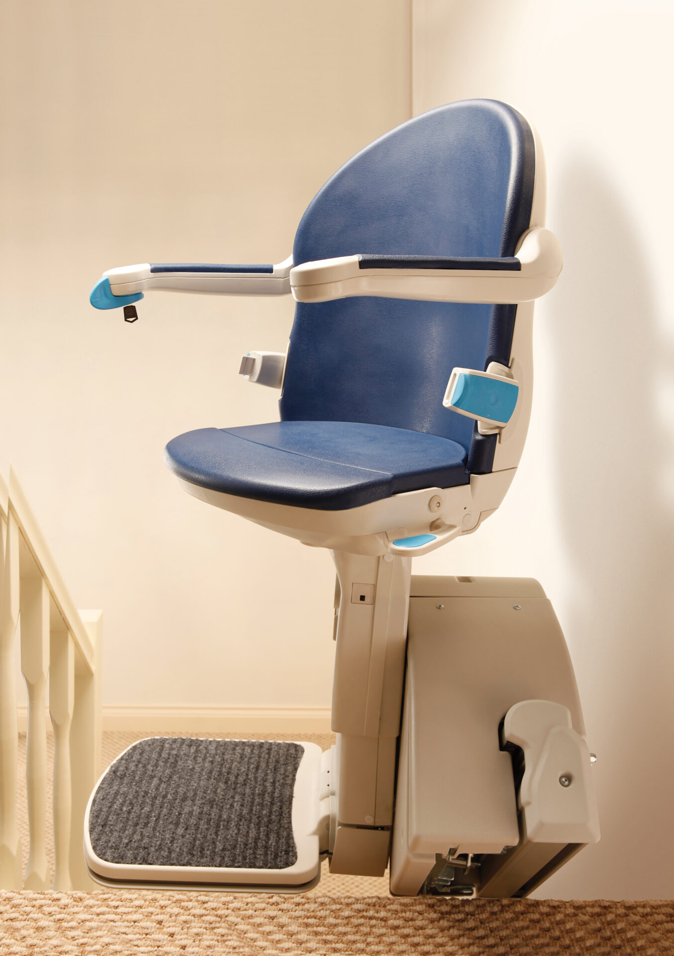 1000_swivel_upstairs_sapphire_blue_hr